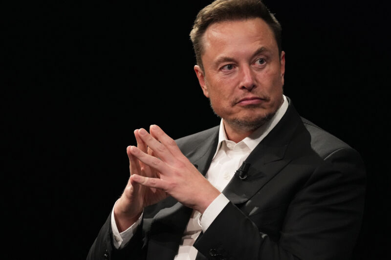 Elon Musks Brain Chip Project Hits Roadblocks in Human Testing